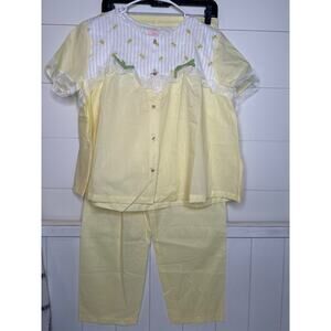 Lady Weldon New Vintage 2-Pc Yellow Pajama Set (65 Poly/35 Cotton) Size 36 MED
